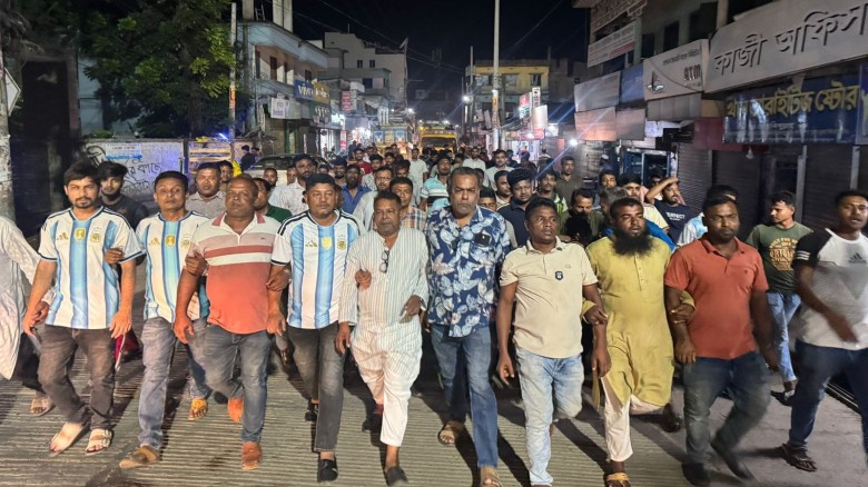 কার্যক্রম নিষিদ্ধ আওয়ামী লীগের নৈরাজ্যের প্রতিবাদে মণিরামপুরে বিক্ষোভ